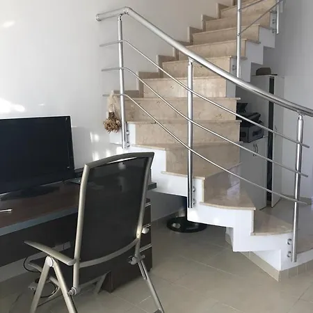 Sea Vistas Duplex Apartment *